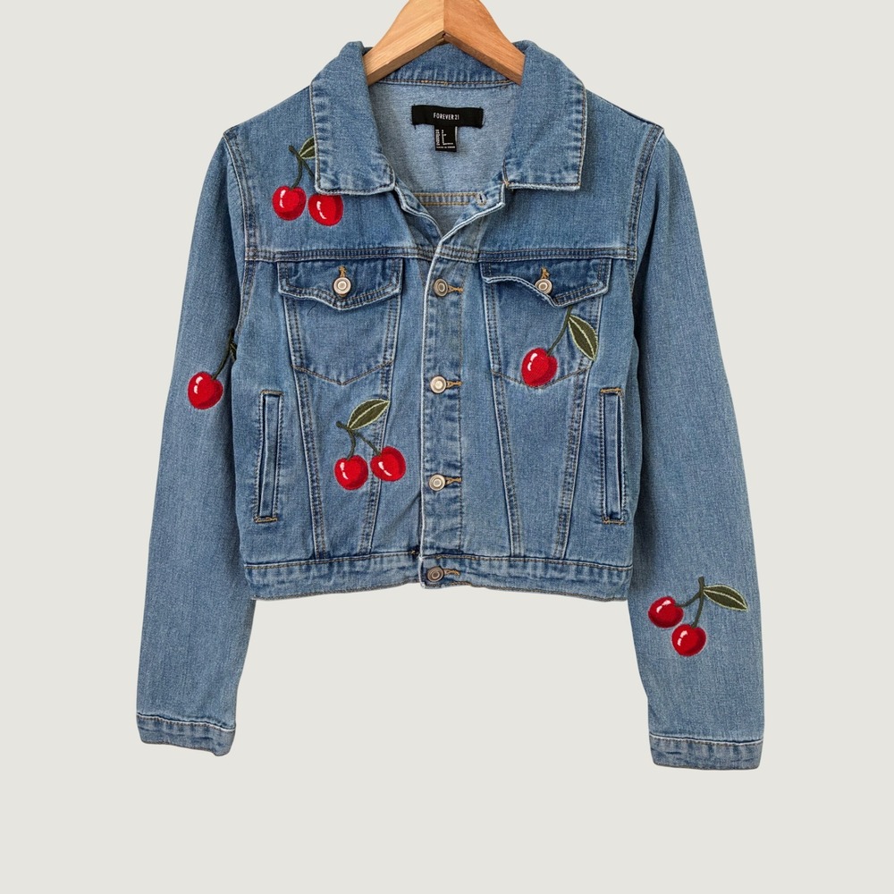 Forever 21 Cherry Embroidered Denim Jacket Medium Wash Blue Trucker Small
